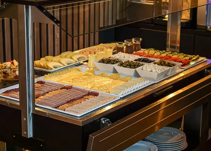 Отель Grand Downtown 4*