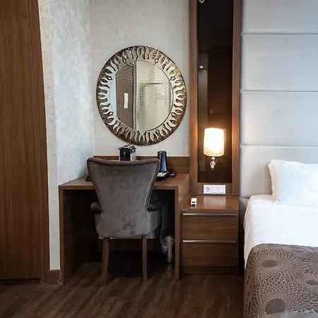 Hotel Grand Downtown