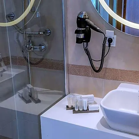 Otel Grand Downtown 4*
