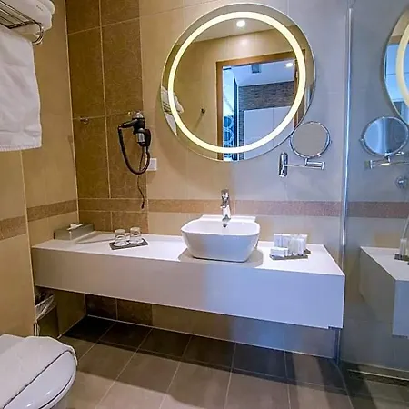 Grand Downtown 4*