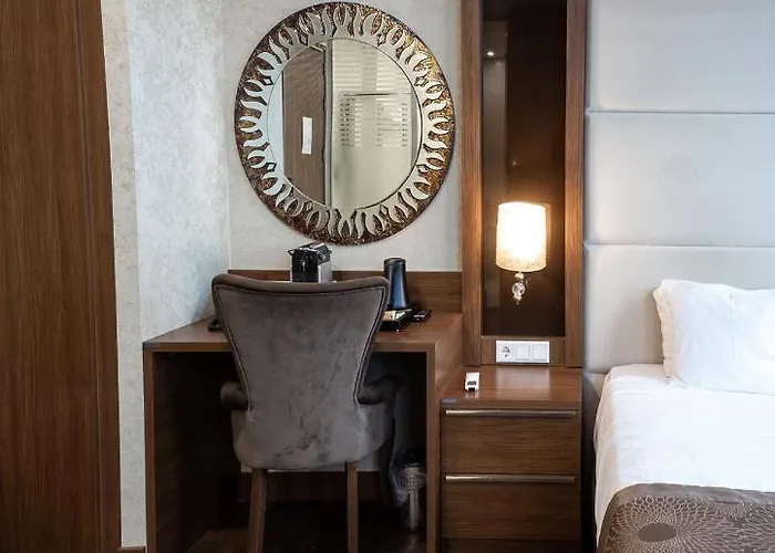 Hotel Grand Downtown