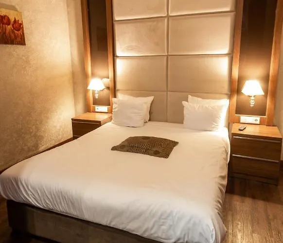 Hotel Grand Downtown