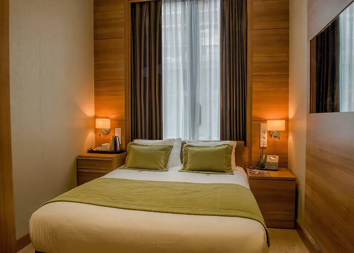 Hotel Grand Downtown 4*