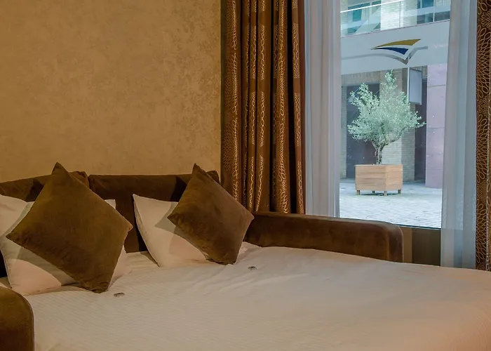 Grand Downtown Hotel 4*